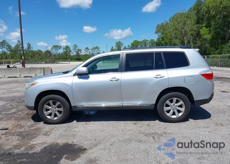 2013 Toyota Highlander Base Plus V6 из США, поврежденный, VIN 5TDZK3EH3DS098705